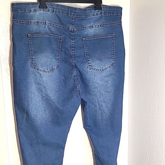 Pretty Little Thing-High Waisted,Distressed,Stretchy Skinny Jeans, Size 26, NWT - Picture 4 of 8